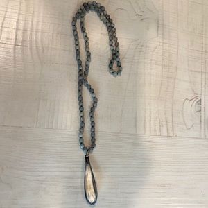 Beautiful ladies necklace. 21” over all length